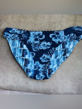 Tommy Bahama Island Cays Chambray Blossoms hipster bikini bottom - SM - New